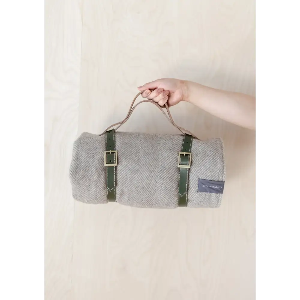 Picnic Blanket in Buchanan Natural Tartan - Olive Leather