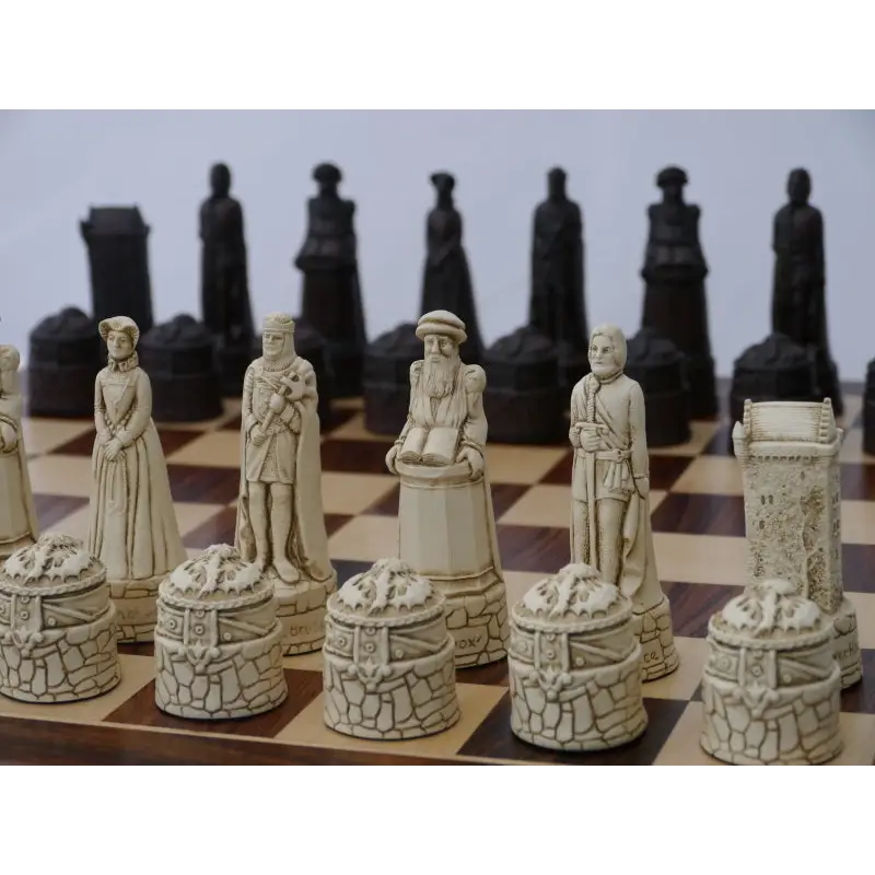 The Scottish Heritage Chess Set - Ivory & Brown