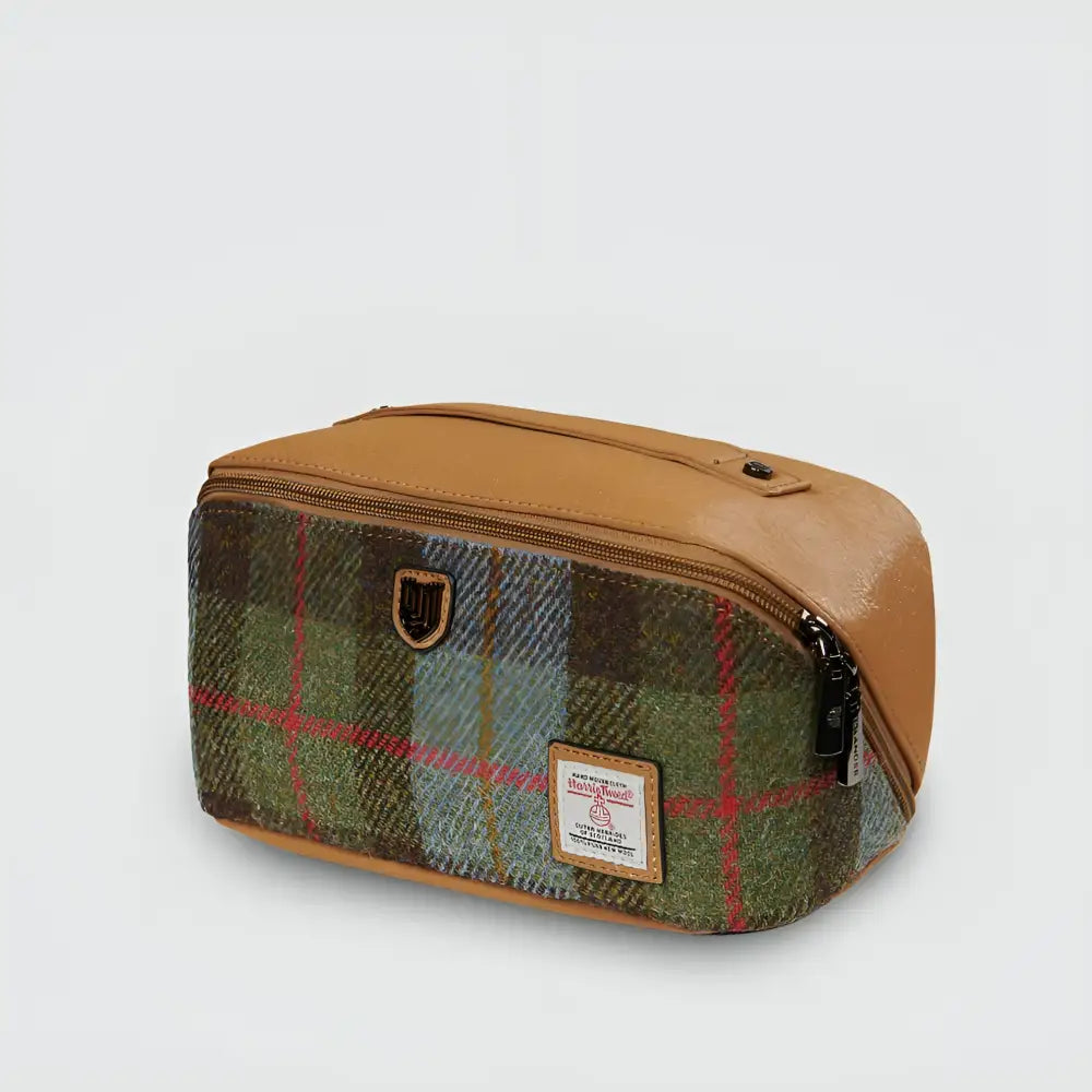 Wash Bag in Harris Tweed