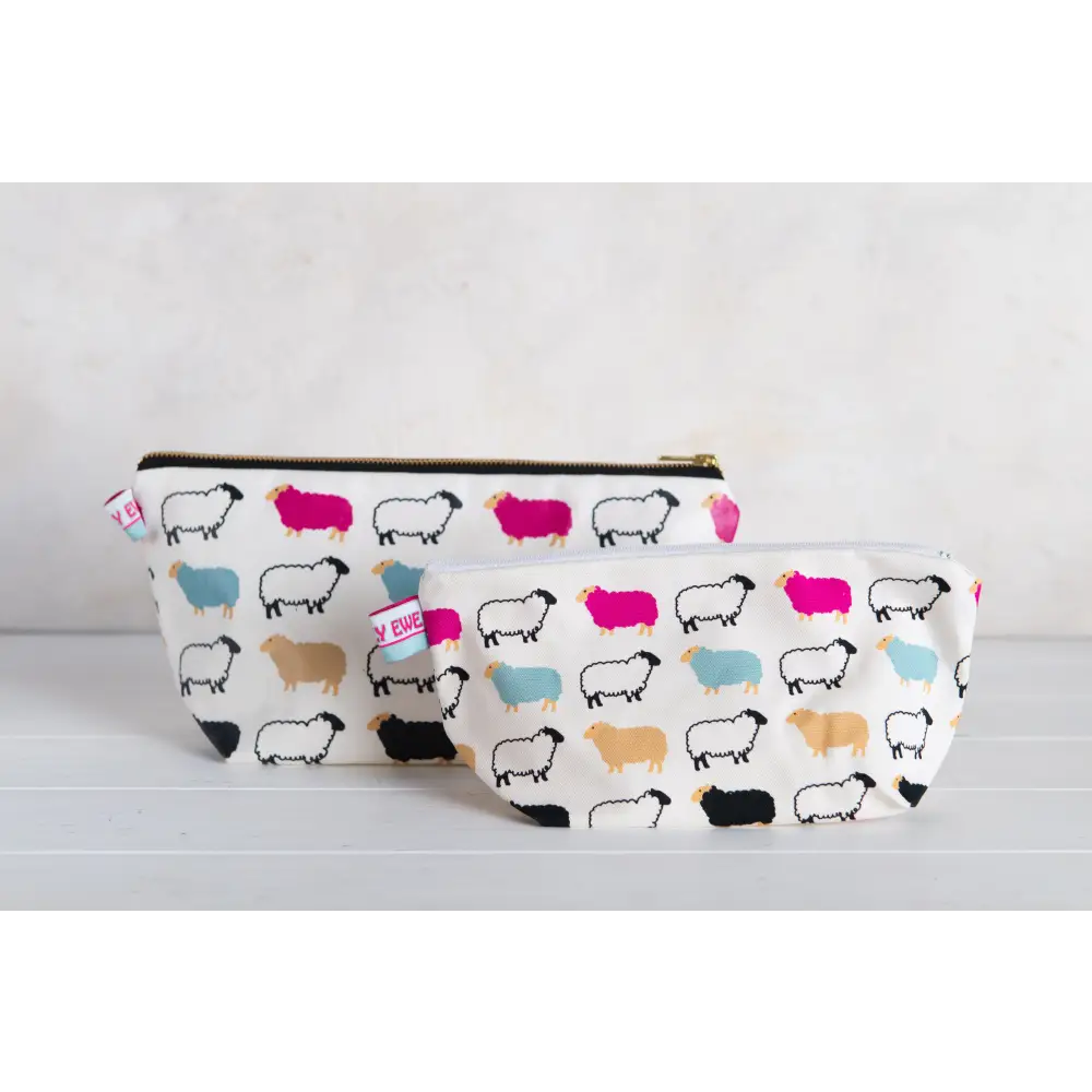 Woolly Ewe Wash Bag - Scottish Home