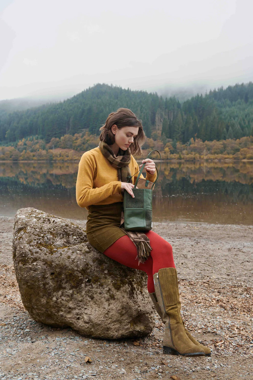 Harris Tweed & Leather Orlagh Bucket