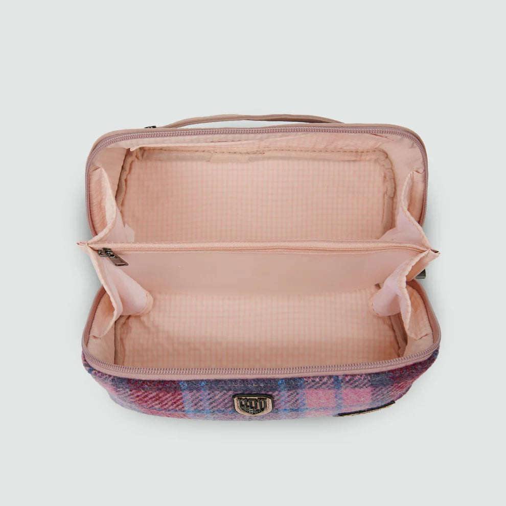 Wash Bag in Harris Tweed