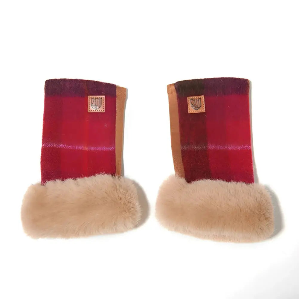 Mittens in Lambswool Tartan - Fuchsia - mittens