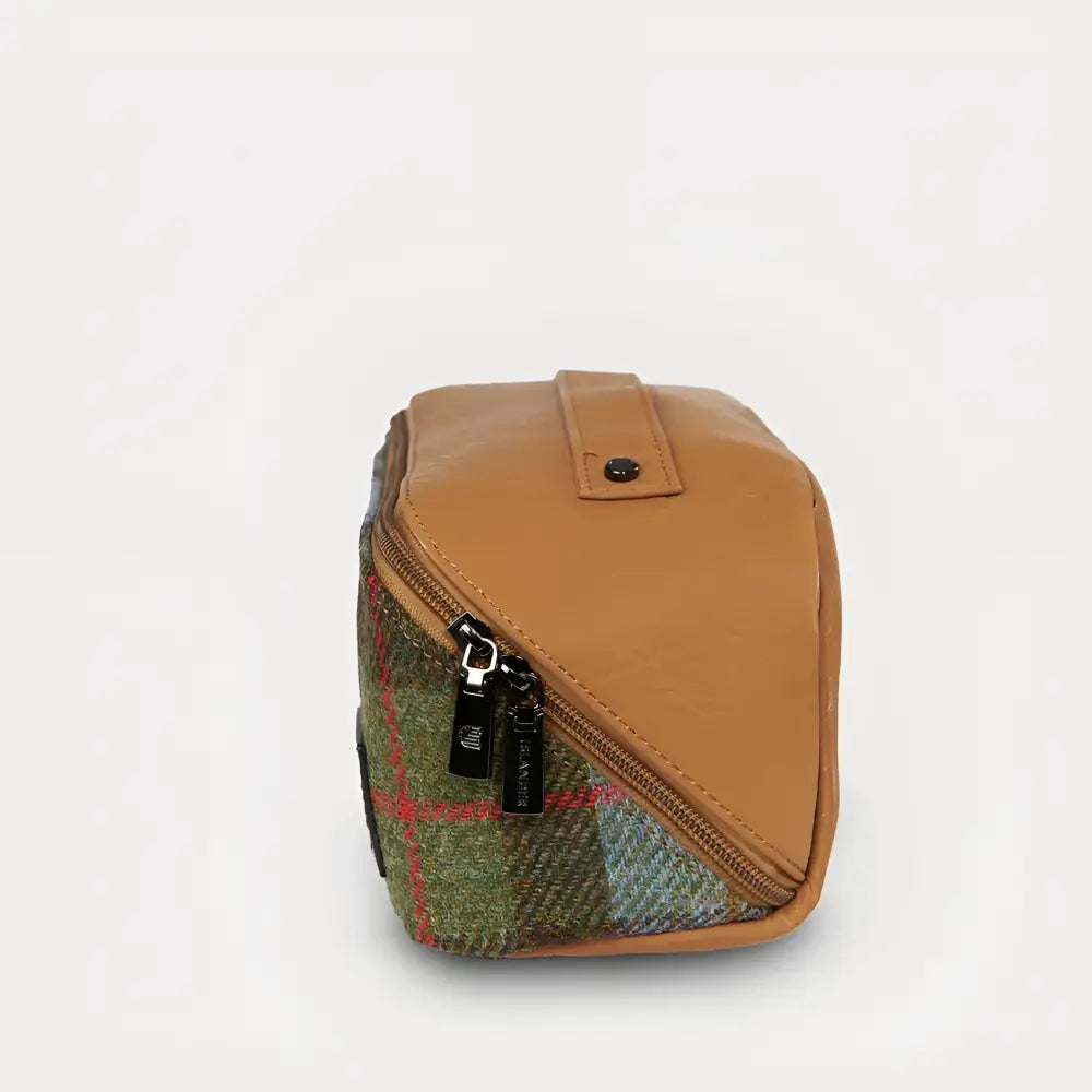 Wash Bag in Harris Tweed